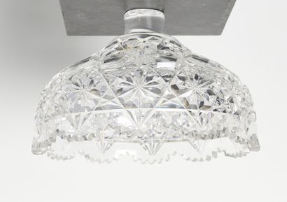 Cristalerie - Crystal
Cut crystal crater...