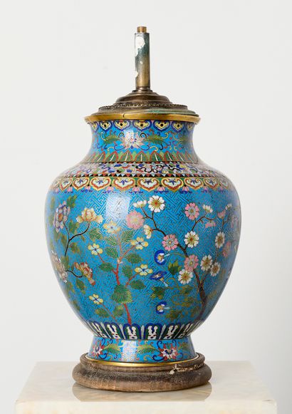 China - Cloisonné enamel
Large cloisonné...