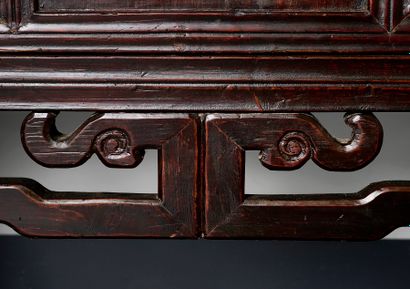 China - Antique furniture
Large wedding armoire...
