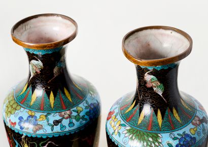 China - Cloisonné enamel
Pair of cloisonné...