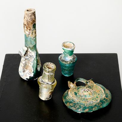 Ancient Rome - Roman glassware - Roman archaeology
Lot...