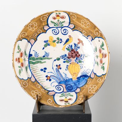 Delft 18th century
Two polychrome Delft earthenware...
