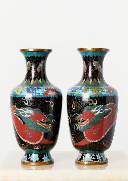 China - Cloisonné enamel
Pair of cloisonné...