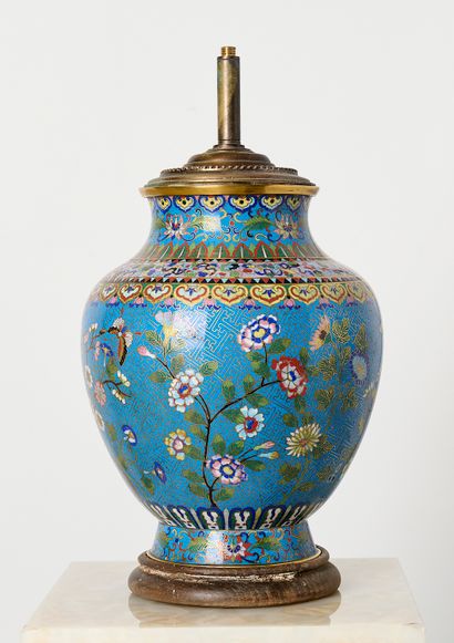 China - Cloisonné enamel
Large cloisonné...