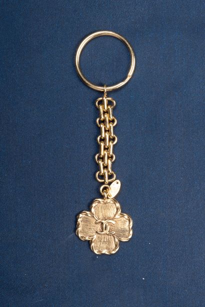 Chanel branded key ring
Four-leaf clover...