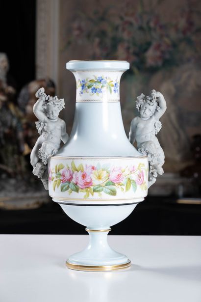 Belle Epoque style
Vase decorated with roses...