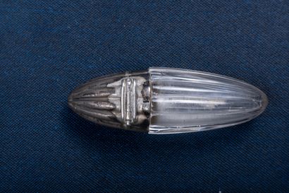 Art Deco
Fasciculated ogive-shaped pocket...