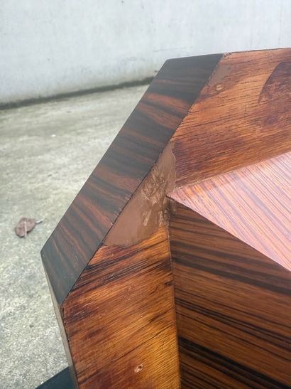Art Deco
Art Deco sheath in Macassar ebony...