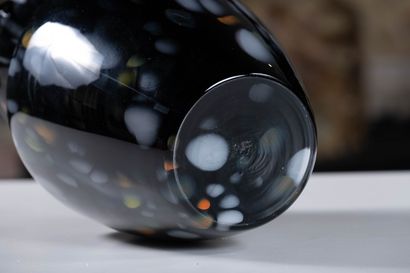 Sèvres, Clichy or similar
Vase in black hyalite...