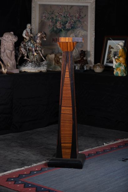 Art Deco
Art Deco sheath in Macassar ebony...