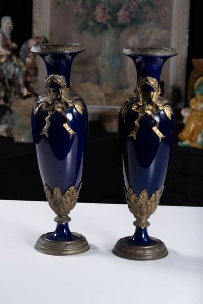 Paris - Louis XVI style
Pair of deep blue-glazed...
