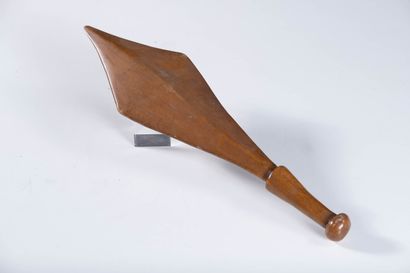 Indeterminate culture
Wooden knife. L.44...