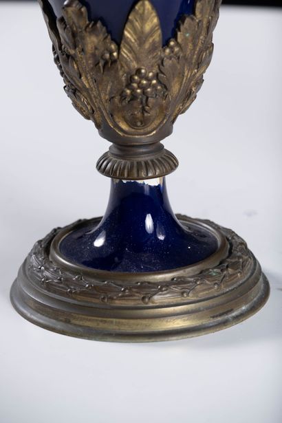 Paris - Louis XVI style
Pair of deep blue-glazed...