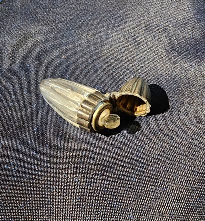 Art Deco
Fasciculated ogive-shaped pocket...