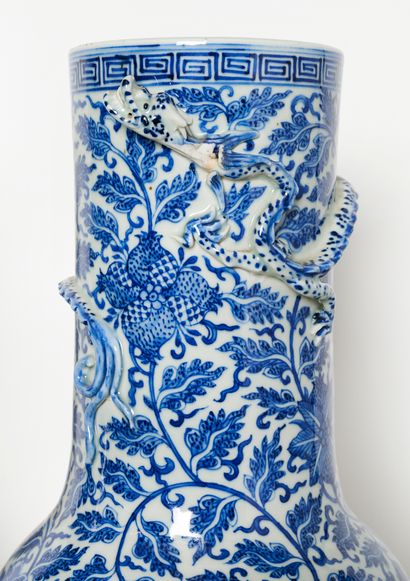 Chine, ère Qing, XIXe siècle.
Paire de vases...