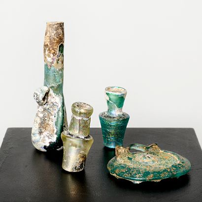 Ancient Rome - Glassware - Roman archaeology
Lot...