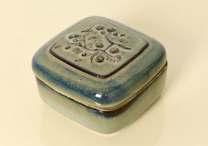 Bing & Grondahl - Denmark
Glazed ceramic...