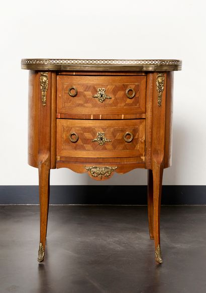 Style Transition Louis XV - Louis XVI
Commode...