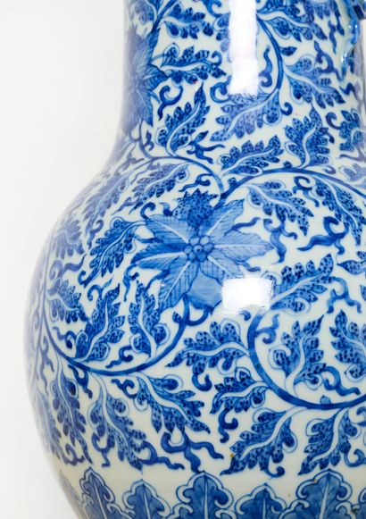 Chine, ère Qing, XIXe siècle.
Paire de vases...