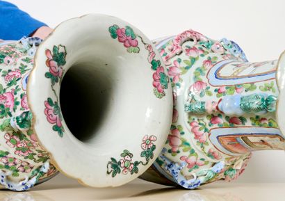 Chine - Porcelaine de Canton
Deux vases (paire...