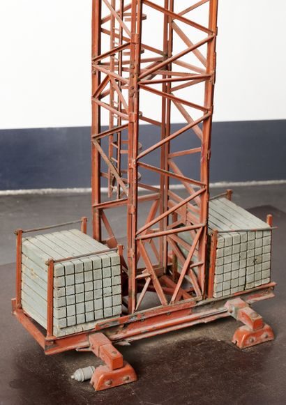 Model making - Civil engineering - Crane
Painted...