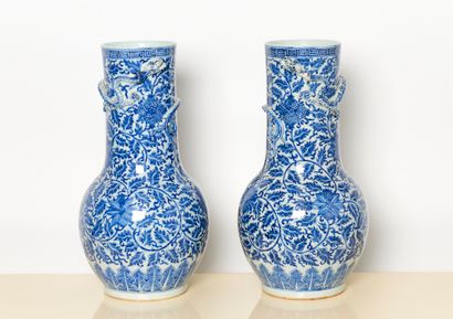 Chine, ère Qing, XIXe siècle.
Paire de vases...