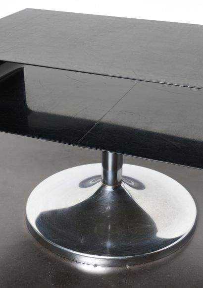 Design XXe
Table basse ou meuble TV en métal...
