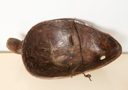 Ethnie Kuba - Congo
Masque canelé sommé par...