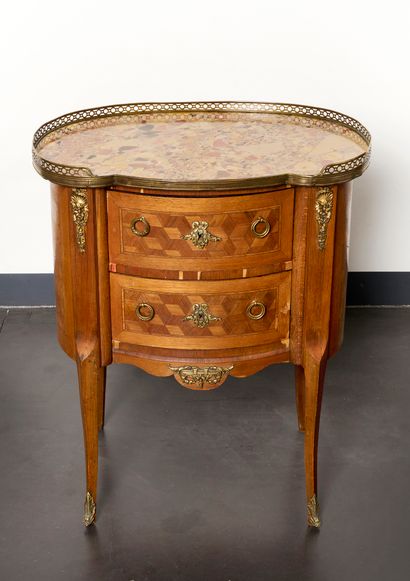 Style Transition Louis XV - Louis XVI
Commode...