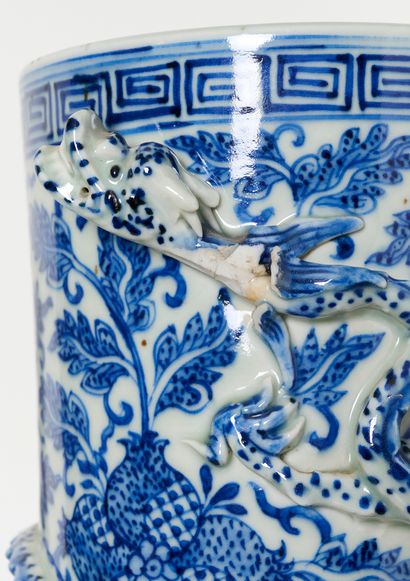 Chine, ère Qing, XIXe siècle.
Paire de vases...