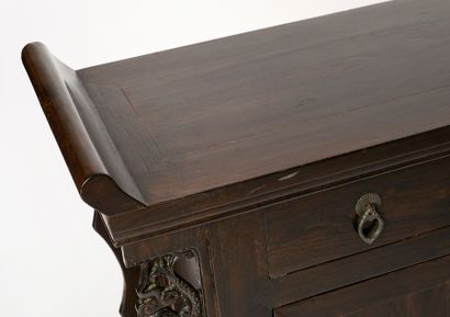 Chine - Mobilier ancien
Cabinet autel à décor...