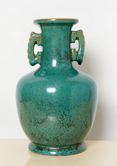 Chine XIXe
Vase en céramique à glaçure imittant...