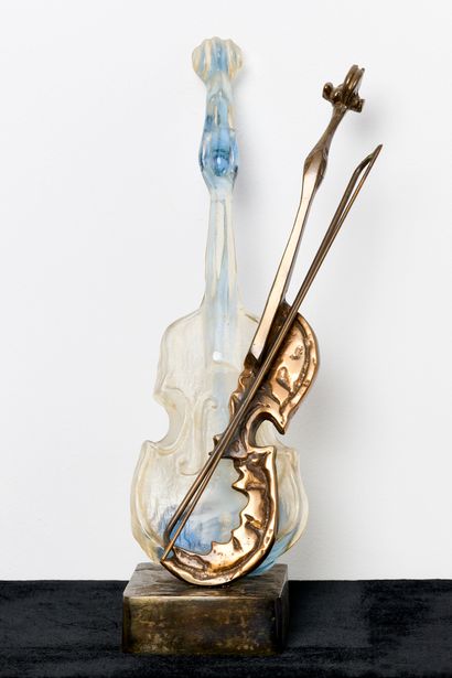 Yves LOHE (1947)
Violon. Sculpture en bronze...
