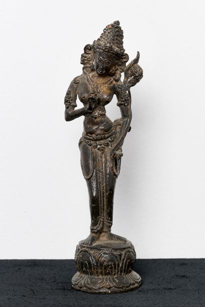 Inde
Tara dansant. Bronze. H.23,2 cm.