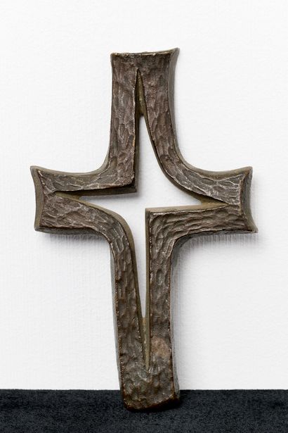 Willy ANTHOONS (1911-1982)
Croix. Bronze....