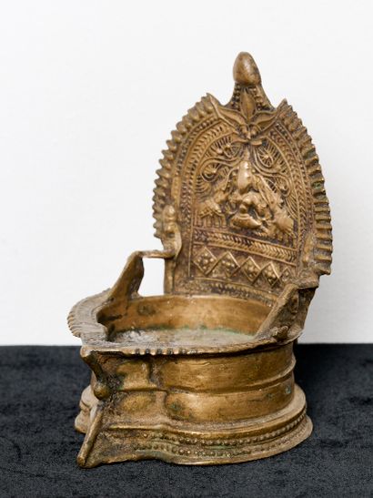 Inde
Lampe à huile ornée d'un relief de la...