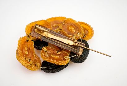 Line VAUTRIN (1913-1997)
Broche en forme...
