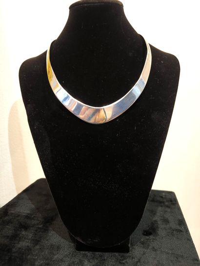 Bijouterie Egypte
Collier rigide en argent...