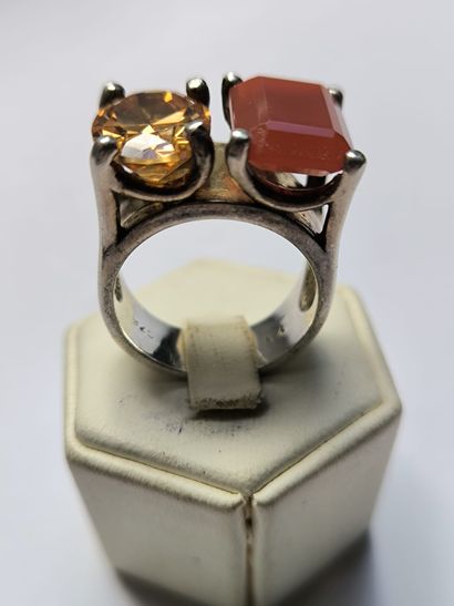 VALLES DORDAL
Silver ring set with two stones,...