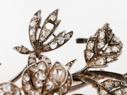 Jewelry - France, late 19th century
Trembleuse...