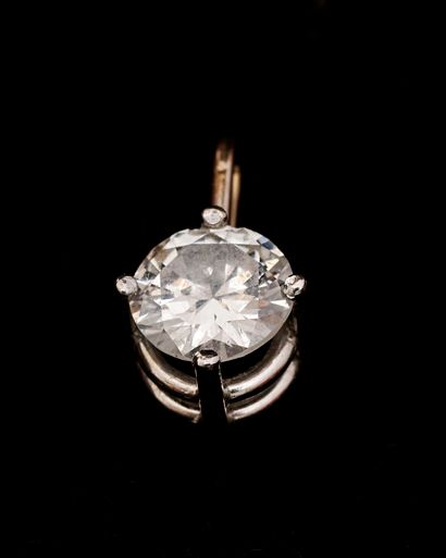 Jewelry - Gold - Diamond
White gold and modern-cut...
