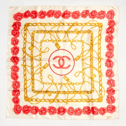 CHANEL - Paris
Foulard à motifs de cordes...