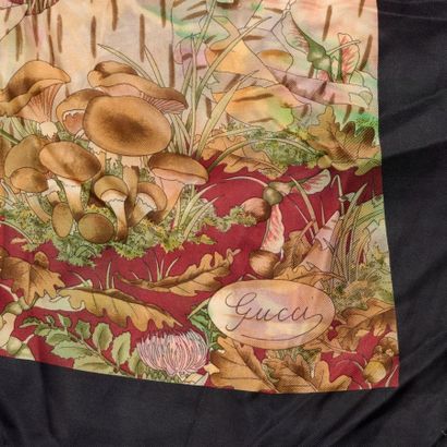 GUCCI
Foulard 