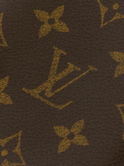 Louis VUITTON - Paris
Monogrammed wallet....