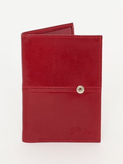 LONGCHAMP - Paris
Red leather wallet.