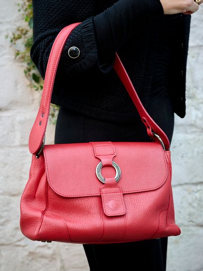 NATHAN - Brussels
Red grained leather bag....