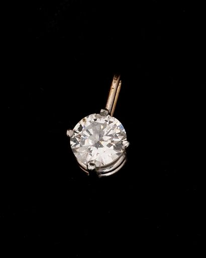Jewelry - Gold - Diamond
White gold and modern-cut...