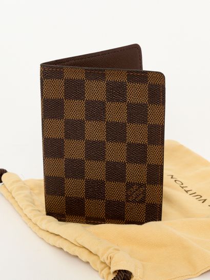 Louis VUITTON - Paris
Checkerboard wallet....
