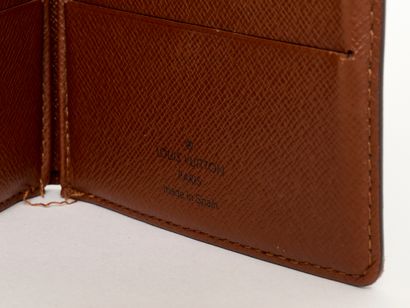 Louis VUITTON - Paris
Monogrammed wallet....