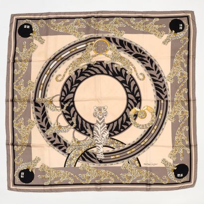 CARTIER - Paris
Must de Cartier. Foulard...